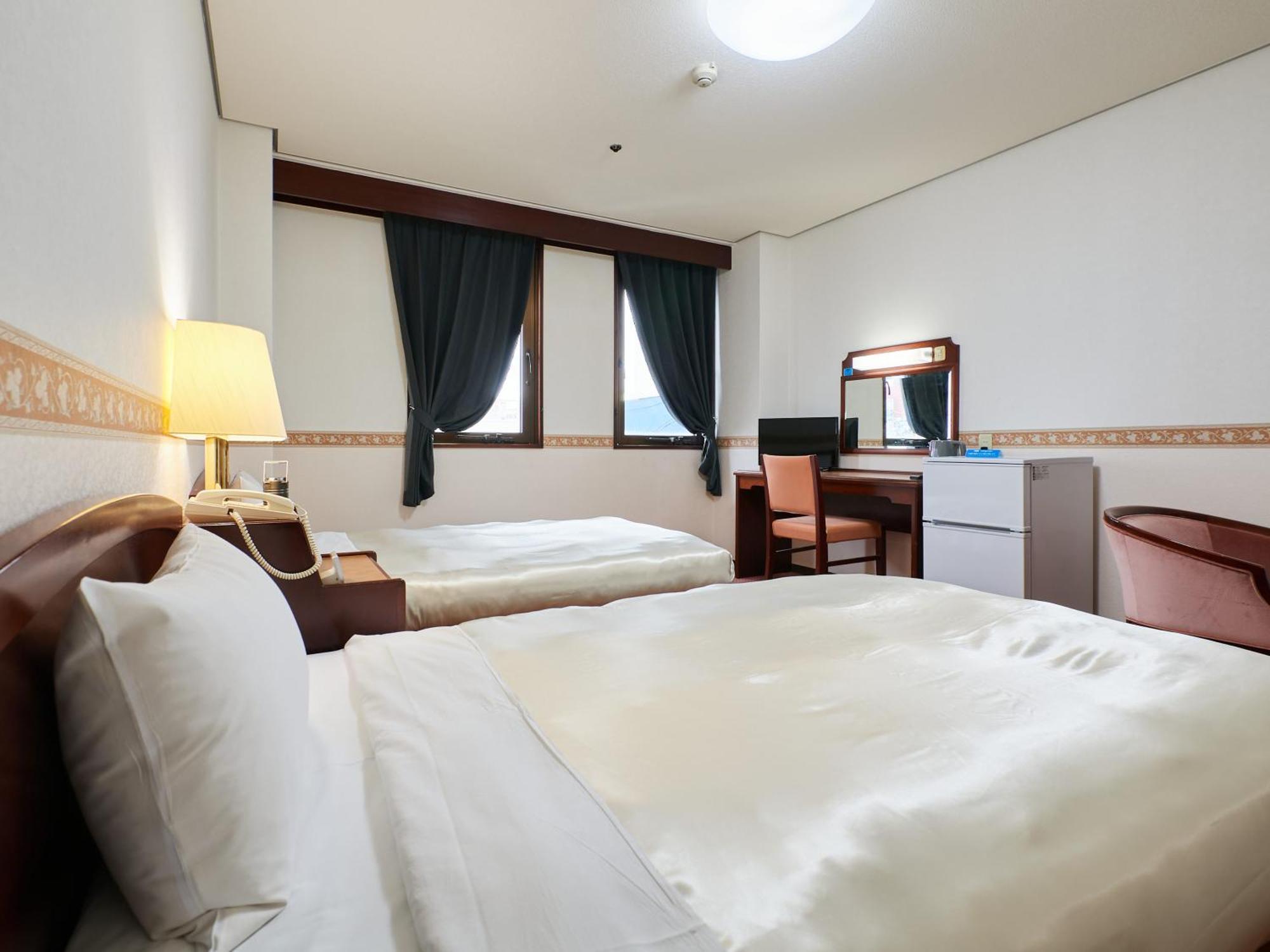 Ecohotel Toyama Station Exteriör bild