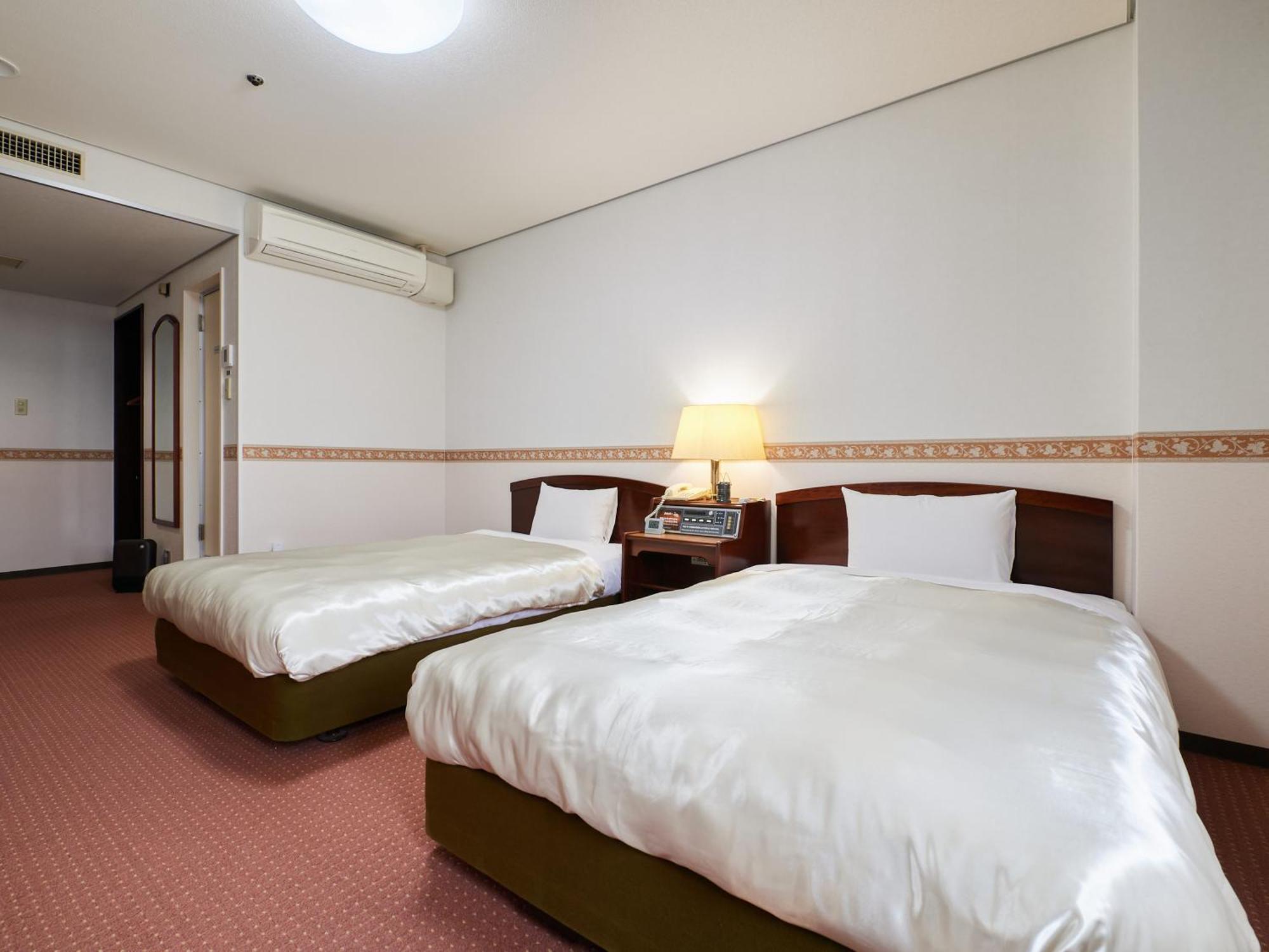 Ecohotel Toyama Station Exteriör bild
