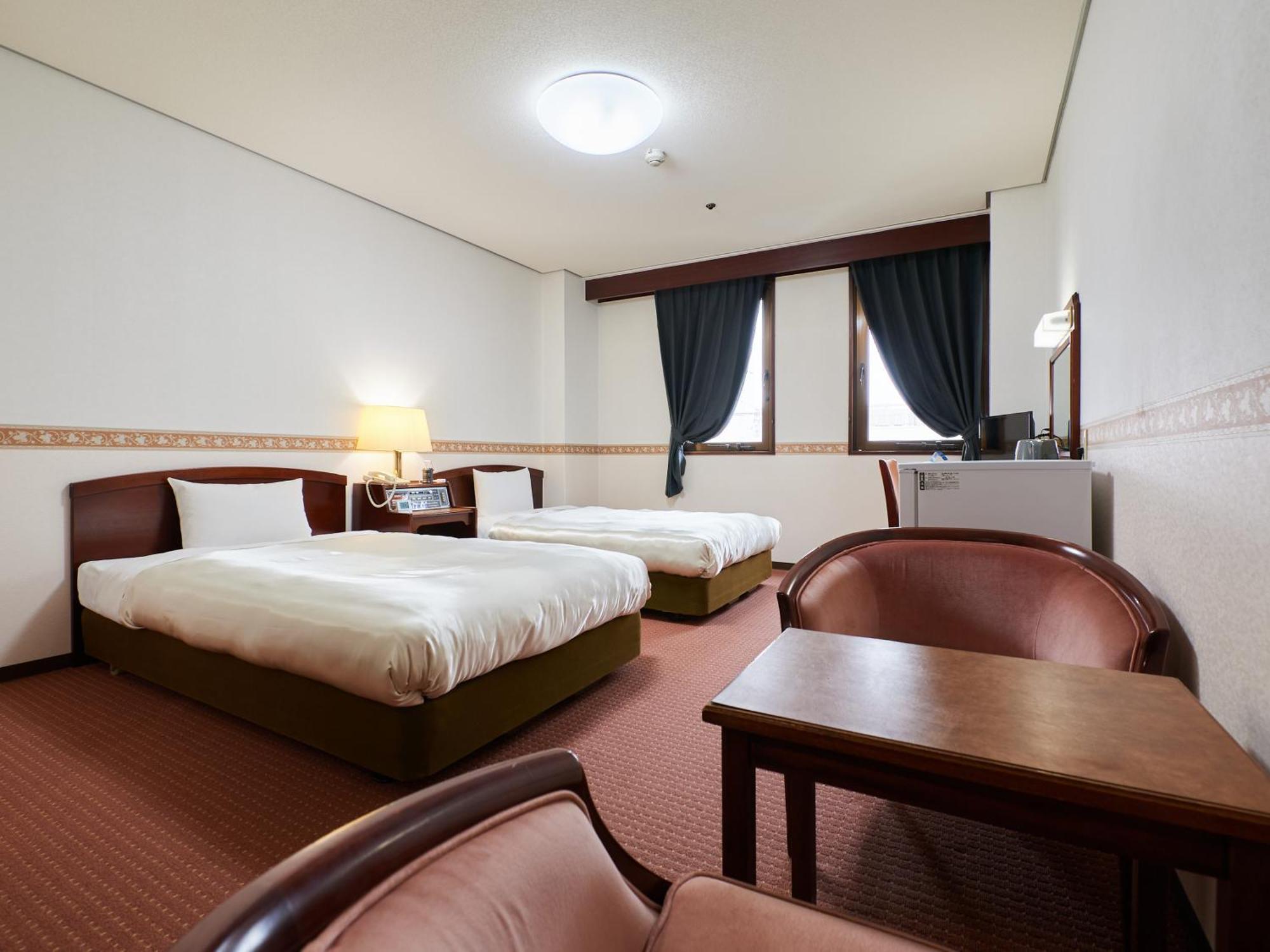 Ecohotel Toyama Station Exteriör bild